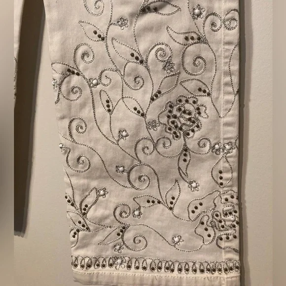 Embroidered Jeans - Picture 8 of 12